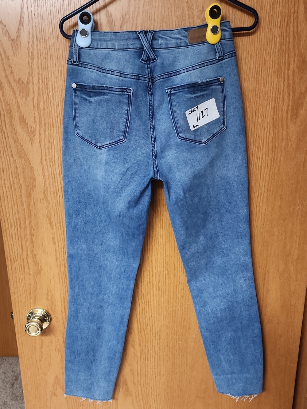 Judy Blue Light Wash Stretch Fit womens 26x27 number 1127